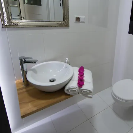 Apartamenty Hotelove Z Biokominkiem Na Skale Apartment *