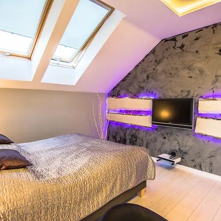 Hotelove Z Biokominkiem Na Skale *