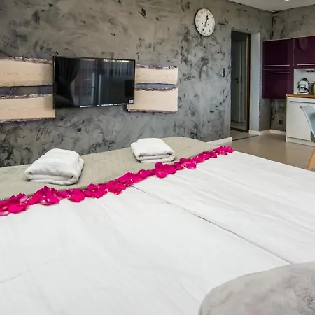 Hotelove Z Biokominkiem Na Skale * 卡尔帕奇